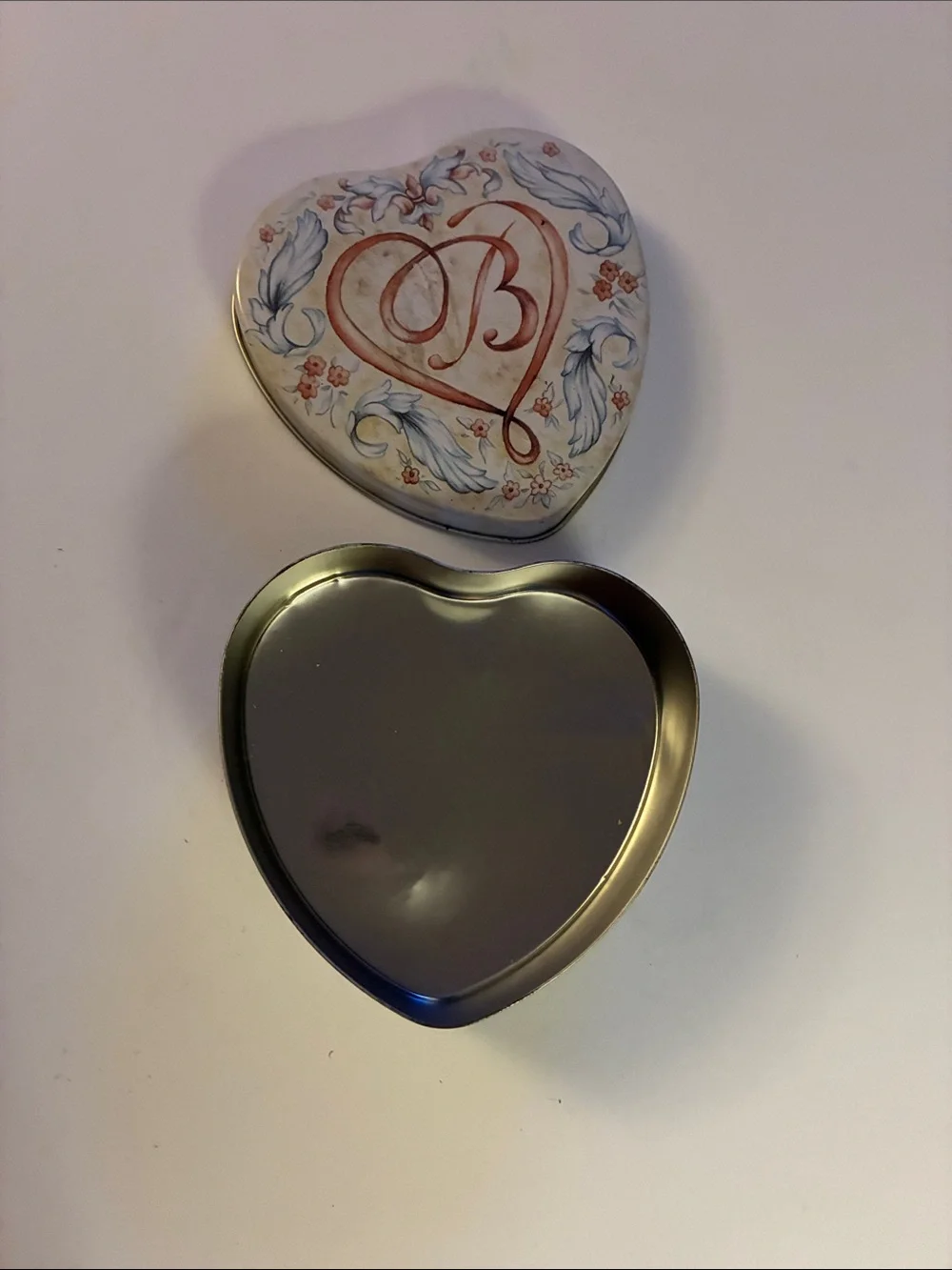 Brighton heart tin